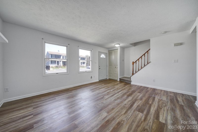 Property image 5 at 9440 Lexington Circle, Charlotte, NC 28213