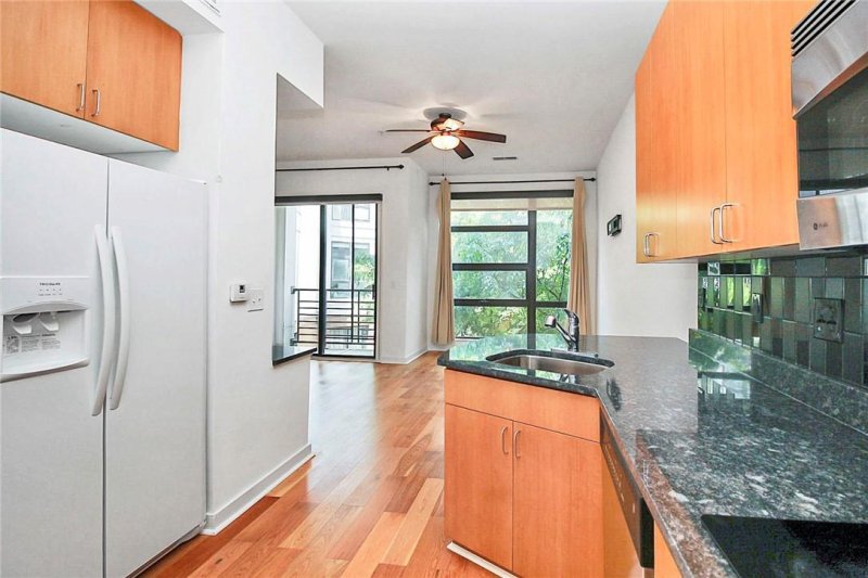 Property image 3 at 525 E 6th Street, Charlotte, NC 28202
