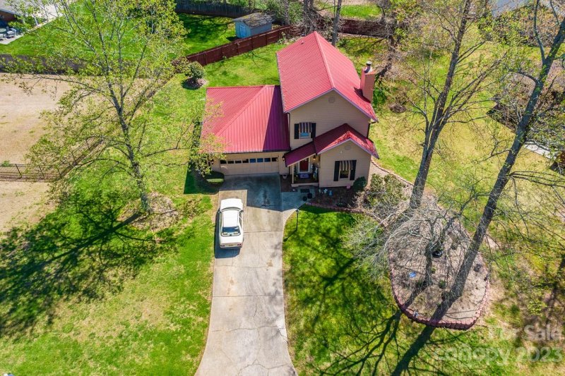 Property image 2 at 1228 Hidden Creek Circle, Hickory, NC 28602