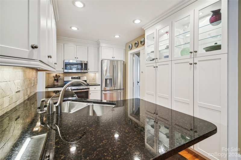 Property image 3 at 1636 Morningside Drive, Charlotte, NC 28205