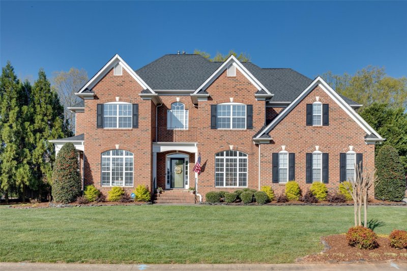 1601 Emerald Lake Drive