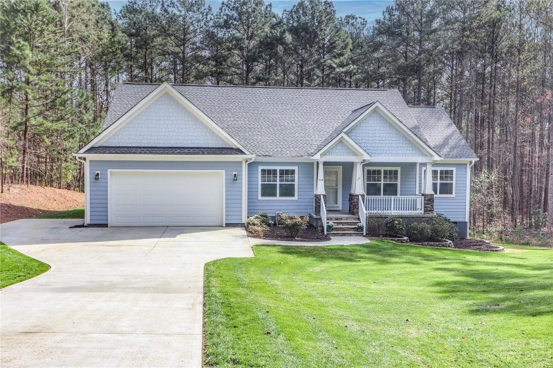 Property image 3 at 121 Holt Lane, Mooresville, NC 28117