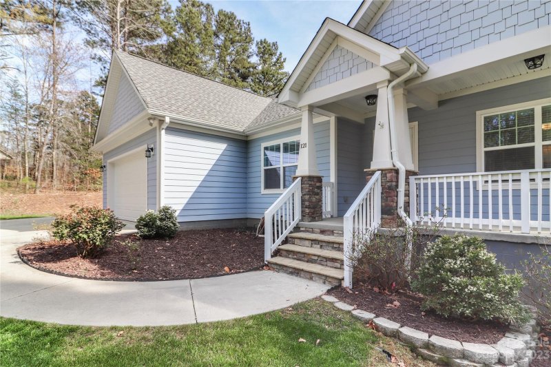 Property image 5 at 121 Holt Lane, Mooresville, NC 28117