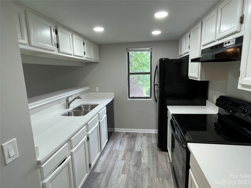 Property image 3 at 8051 Cedar Glen Drive, Charlotte, NC 28212