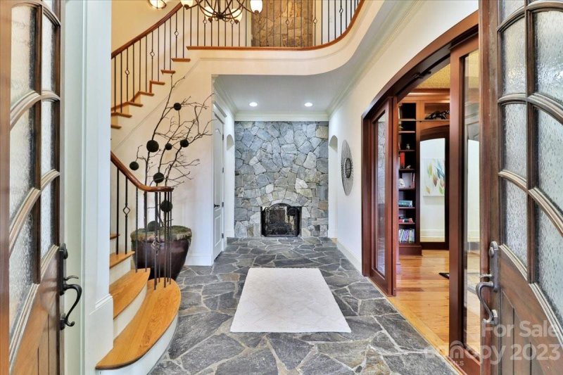 Property image 3 at 6239 Sharon Hills Road, Charlotte, NC 28210