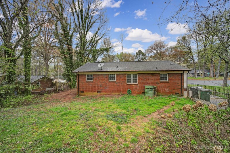 Property image 4 at 2524 Dora Drive, Charlotte, NC 28215