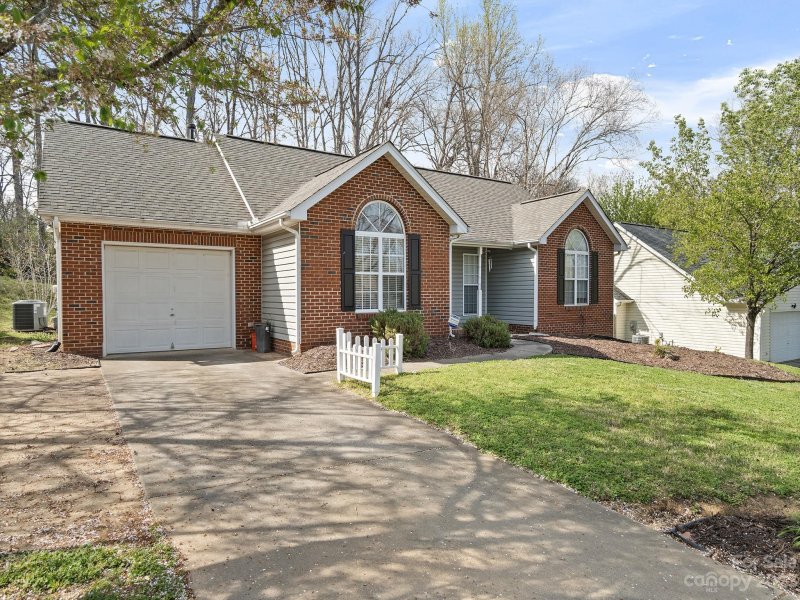 Property image 3 at 3332 Whitebridge Lane, Charlotte, NC 28262