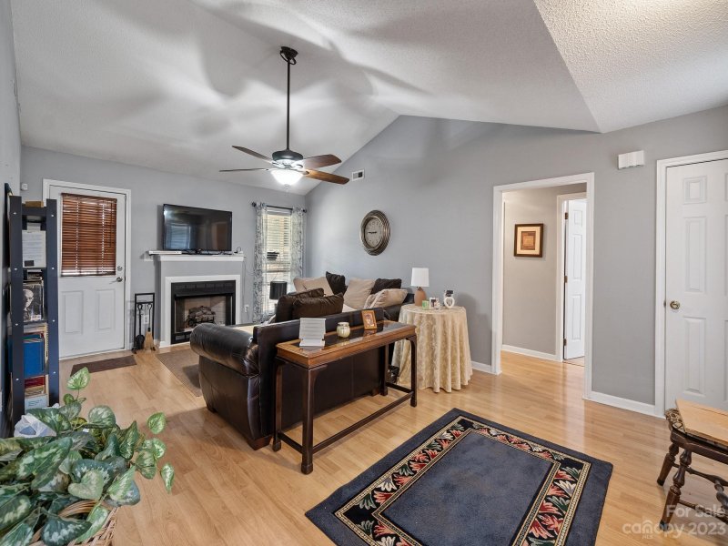 Property image 4 at 3332 Whitebridge Lane, Charlotte, NC 28262