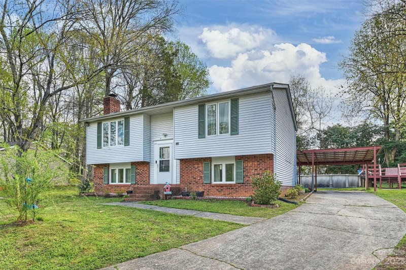 Property image 2 at 3208 Raven Glen Court, Charlotte, NC 28212