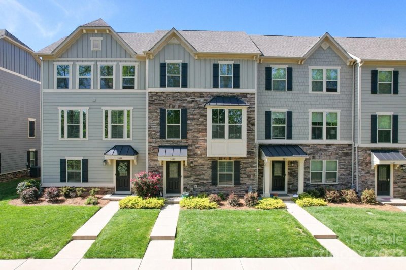 Property image 2 at 3035 Salix Bend Drive, Charlotte, NC 28205