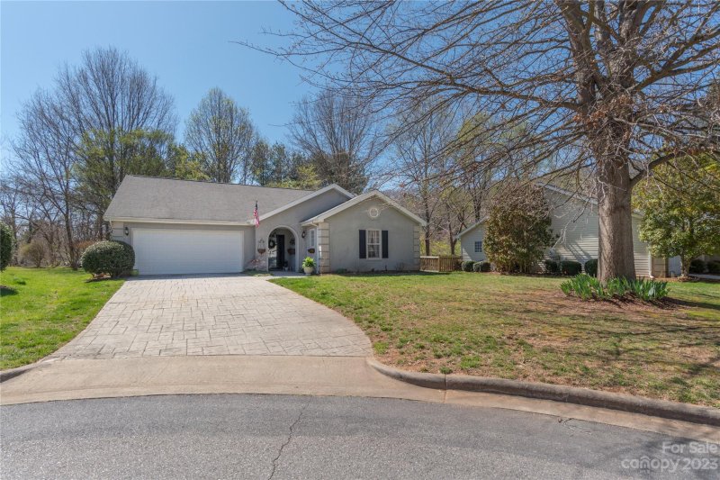 Property image 2 at 50 Stonebridge Drive, Asheville, NC 28805