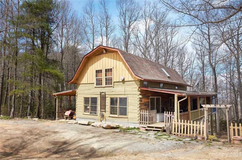 Property image 2 at 39 Finch Lane, Zirconia, NC 28790