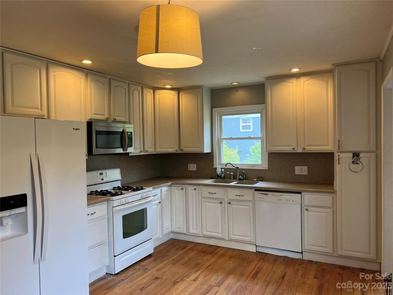 Property image 3 at 908 Canterbury Court, Gastonia, NC 28052