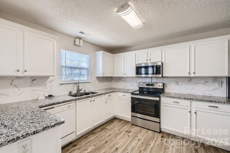 Property image 4 at 1409 Summer Coach Drive, Charlotte, NC 28216
