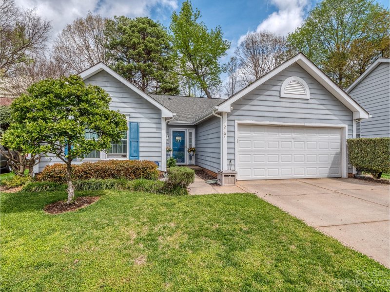 12104 Dolomite Drive