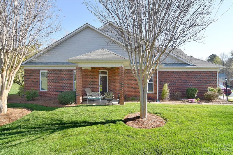 Property image 3 at 3845 Misty Glen Court, Matthews, NC 28105