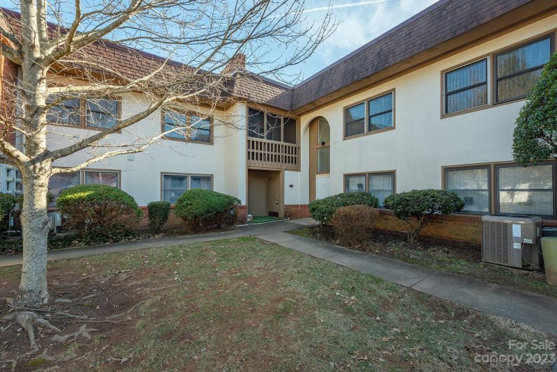 Property image 3 at 427 6th Avenue, Hendersonville, NC 28739