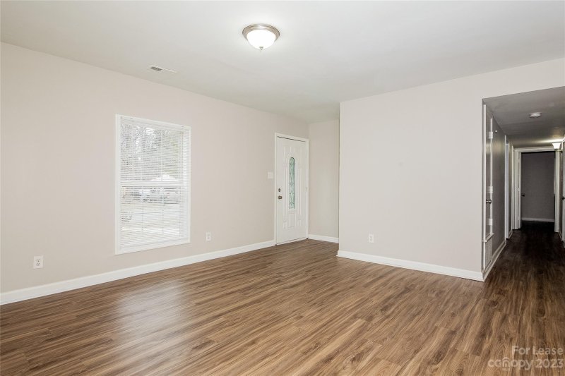 Property image 3 at 800 Milan Road, Charlotte, NC 28216