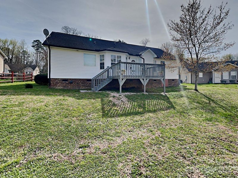 Property image 5 at 2050 Brantley Creek Drive, Kannapolis, NC 28083