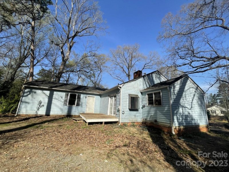 Property image 2 at 1010 Old Thompson Avenue, Lancaster, SC 29720