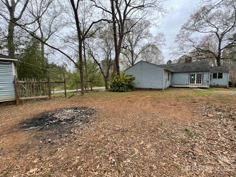 Property image 3 at 1010 Old Thompson Avenue, Lancaster, SC 29720