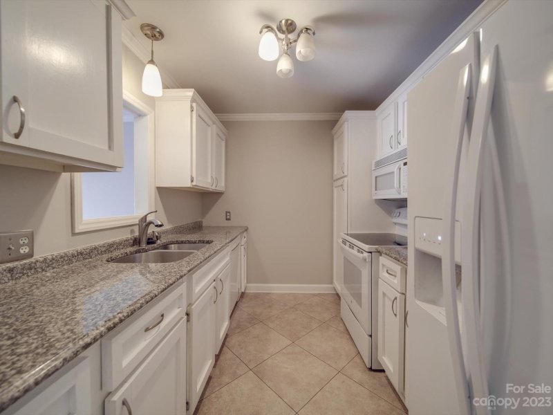 Property image 4 at 1323 Queens Road, Charlotte, NC 28207