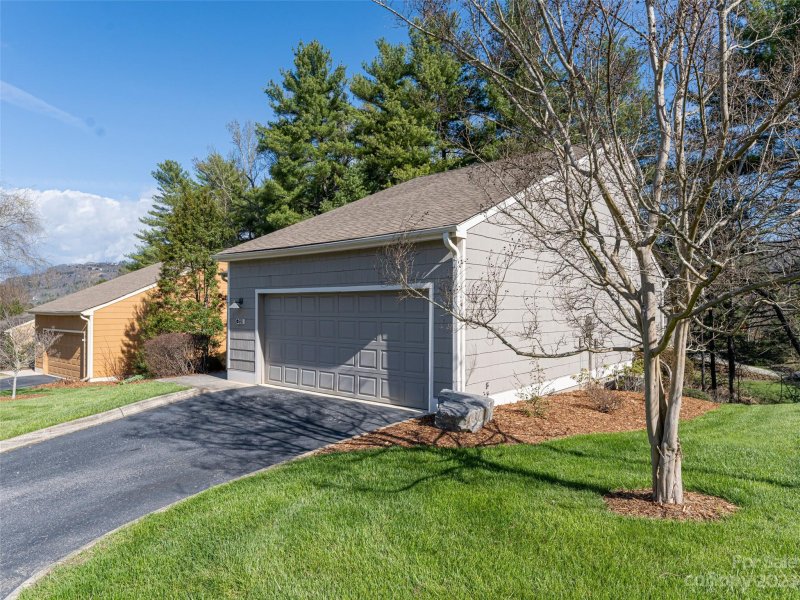 Property image 4 at 129 Beaver Ridge Road, Asheville, NC 28804