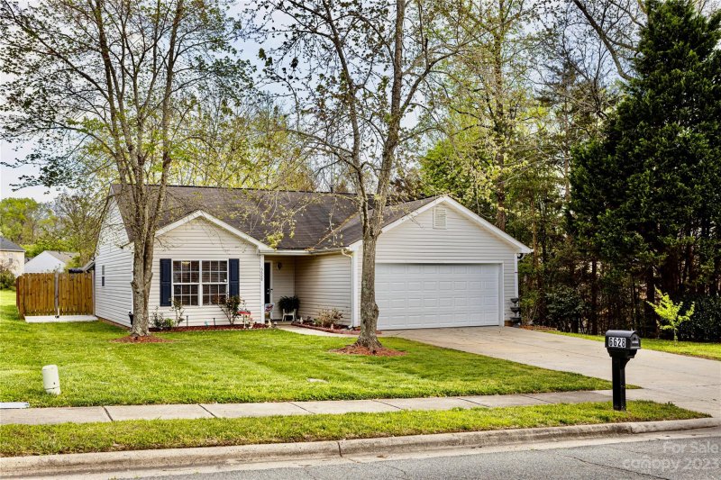 Property image 5 at 6628 Horace Mann Road, Charlotte, NC 28269