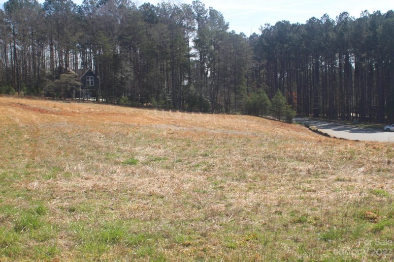 Property image 3 at 136 White Fawn Circle, Granite Falls, NC 28630