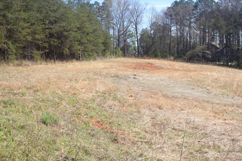 Property image 4 at 136 White Fawn Circle, Granite Falls, NC 28630