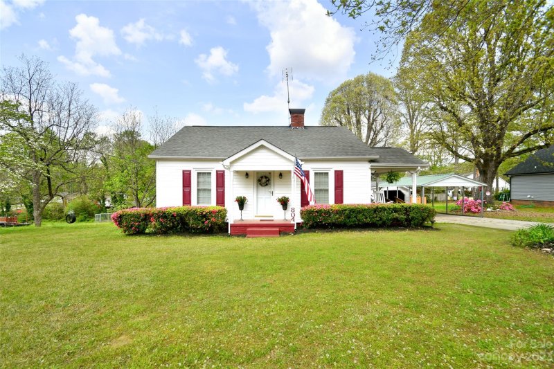 804 Maplewood Street