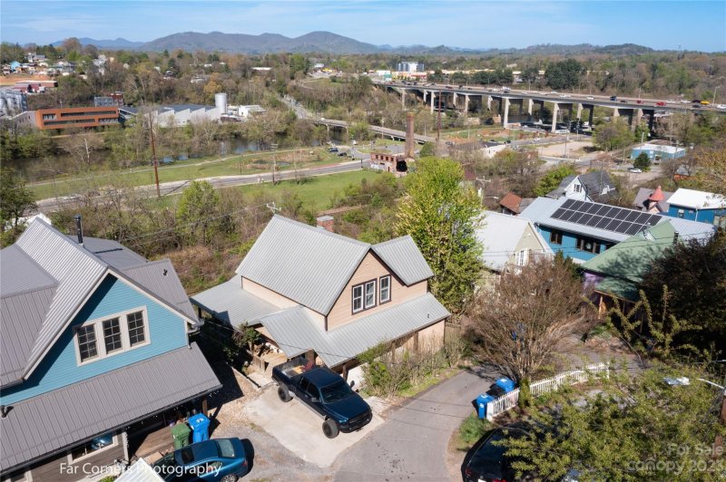 Property image 3 at 60 Roberts Street, Asheville, NC 28801