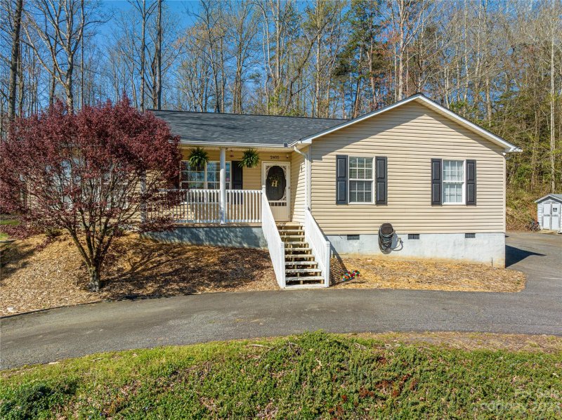 Property image 2 at 2405 Bayleigh Drive, Vale, NC 28168