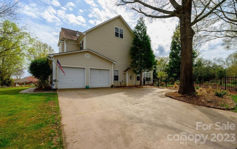 Property image 3 at 104 Forest Glen Road, Mooresville, NC 28115