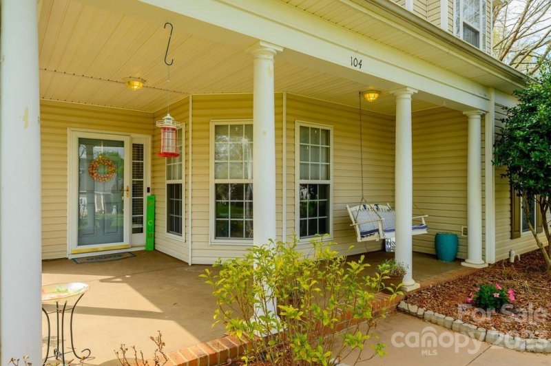 Property image 4 at 104 Forest Glen Road, Mooresville, NC 28115