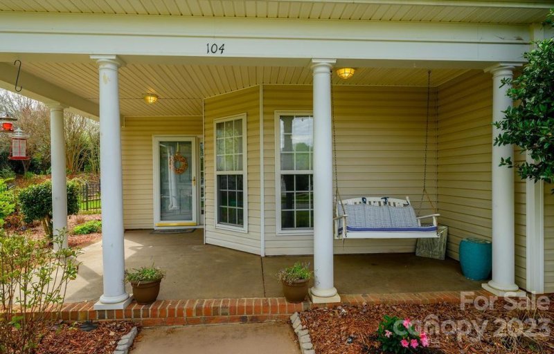 Property image 5 at 104 Forest Glen Road, Mooresville, NC 28115
