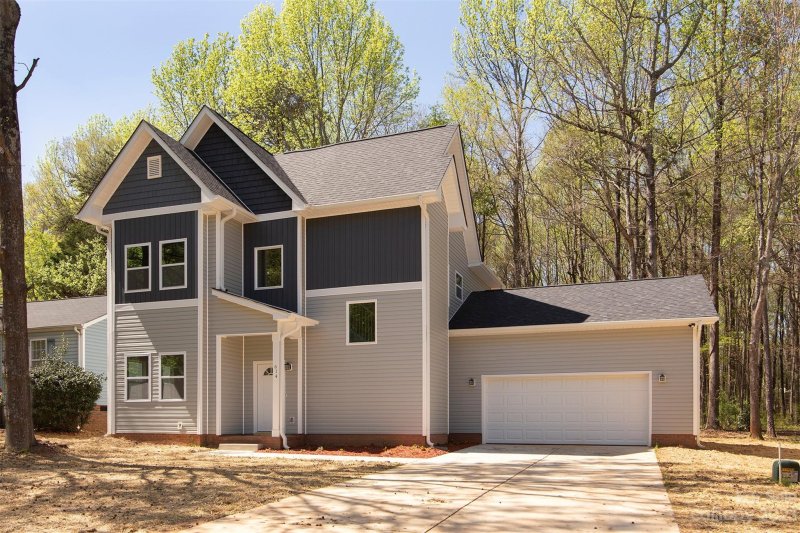 Property image 2 at 614 Pennwood Lane, Charlotte, NC 28215