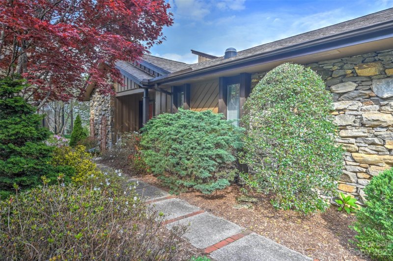 Property image 2 at 112 Woodbridge Drive, Laurel Park, NC 28739