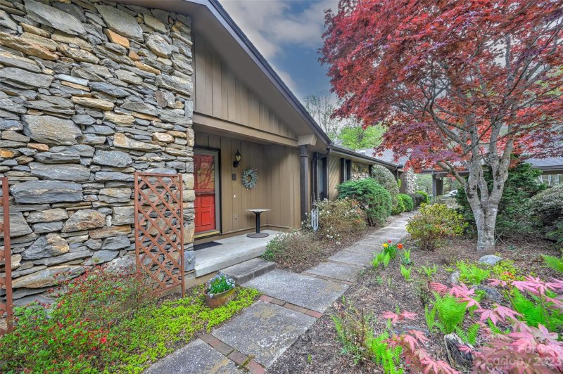 Property image 3 at 112 Woodbridge Drive, Laurel Park, NC 28739