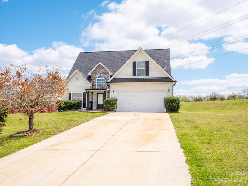 Property image 3 at 3604 Chepstow Court, Charlotte, NC 28262