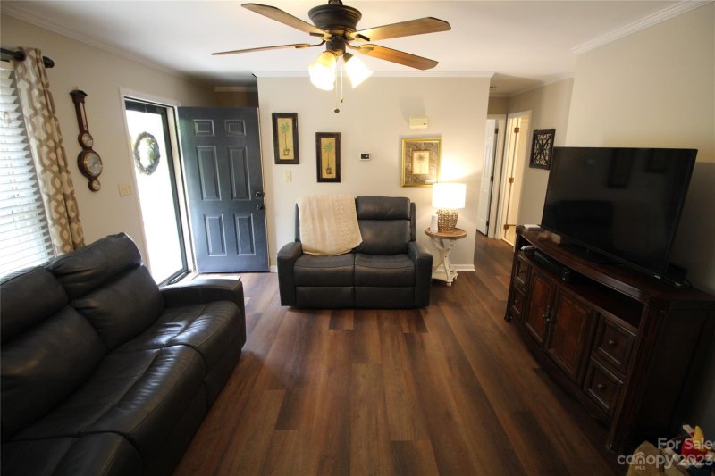 Property image 2 at 819 Bermuda Avenue, Gastonia, NC 28054