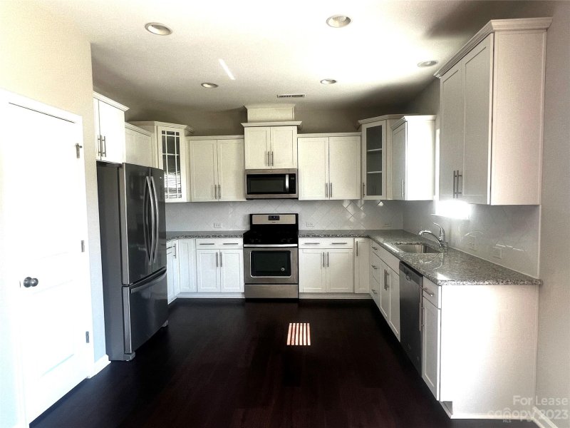 Property image 5 at 4127 Woolcott Avenue, Charlotte, NC 28213