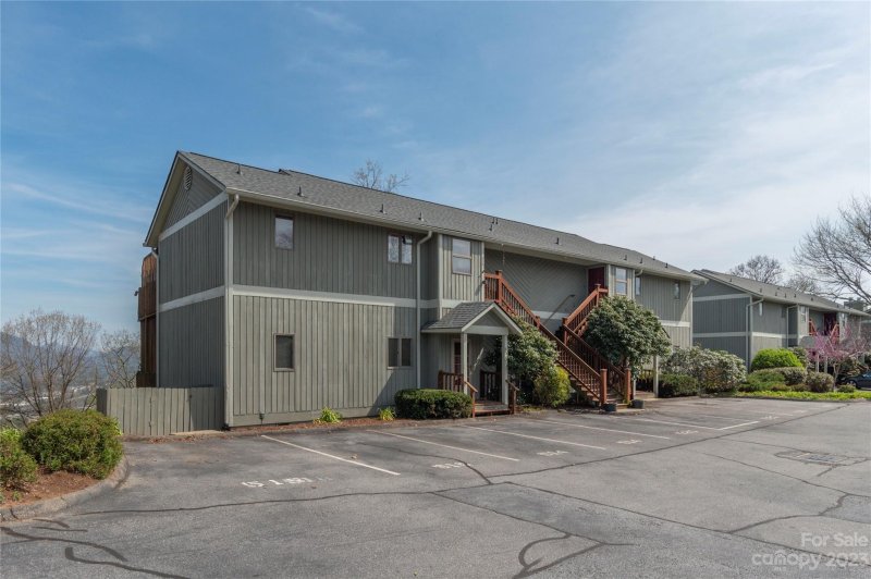 Property image 2 at 520 Windswept Drive, Asheville, NC 28801