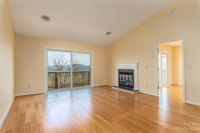 Property image 4 at 520 Windswept Drive, Asheville, NC 28801