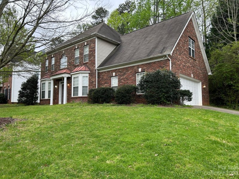 Property image 2 at 8121 Lockman Lane, Charlotte, NC 28269