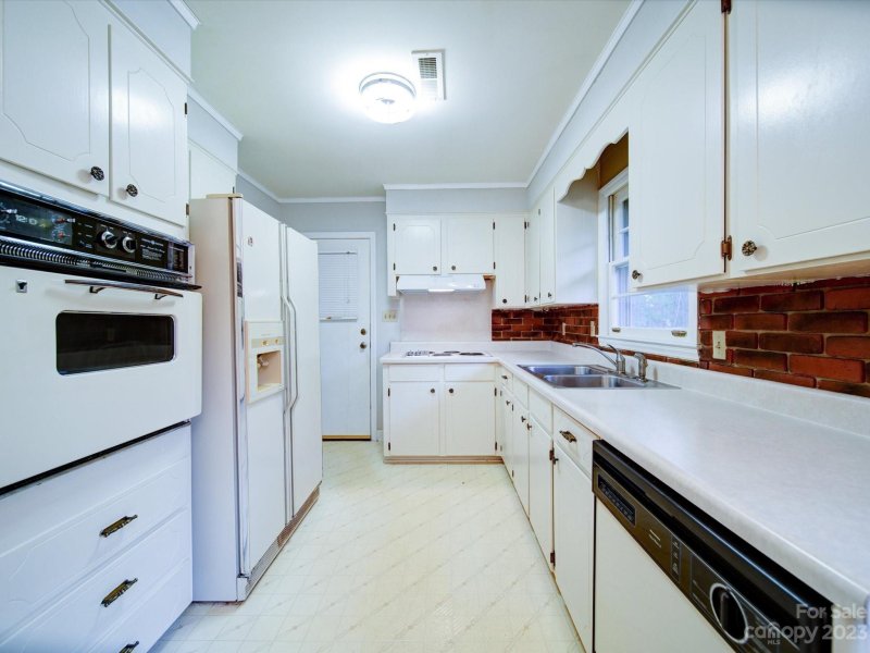 Property image 5 at 838 Allister Drive, Charlotte, NC 28227