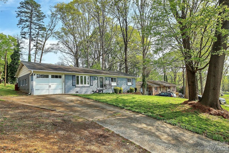 Property image 2 at 2156 Flynn Drive, Gastonia, NC 28054