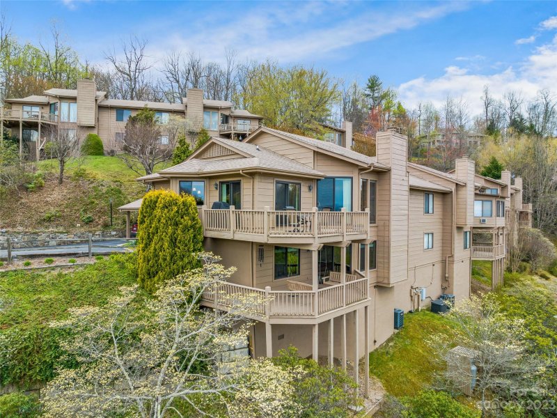 Property image 4 at 136 Woodbridge Drive, Laurel Park, NC 28739