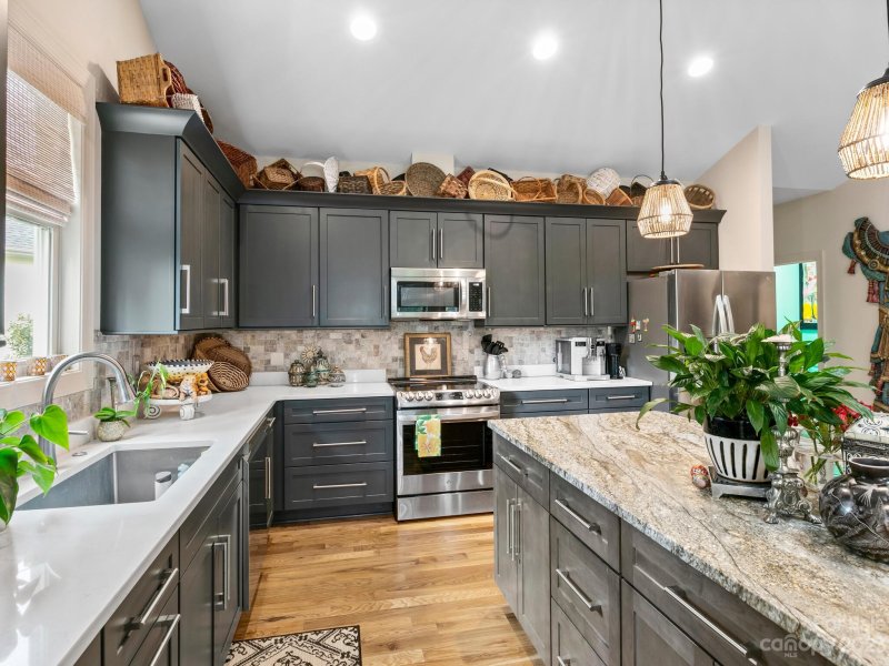 Property image 2 at 26 E Williams Meadow Court, Hendersonville, NC 28739