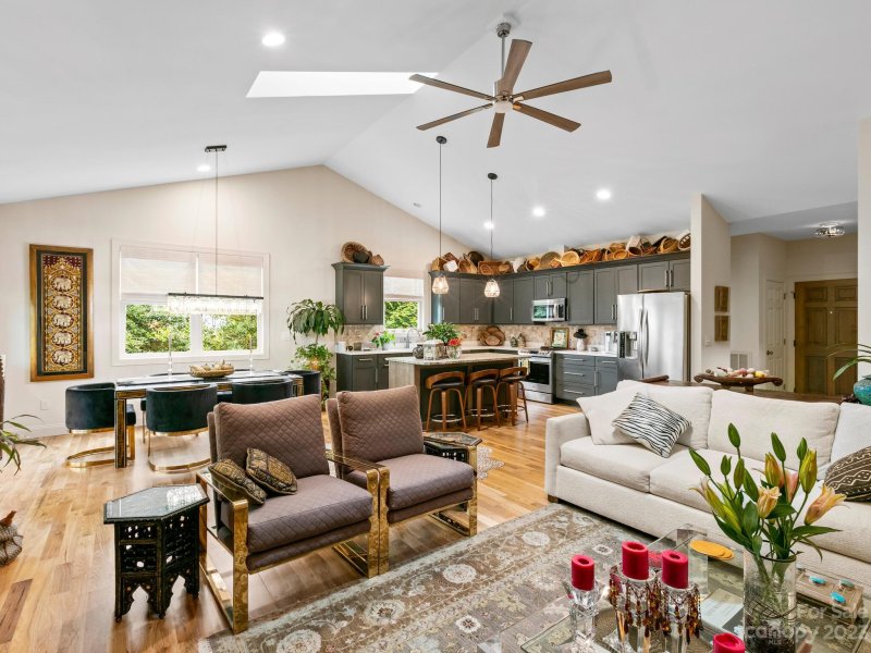 Property image 3 at 26 E Williams Meadow Court, Hendersonville, NC 28739